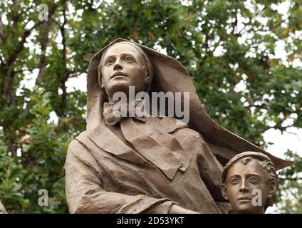 New York, États-Unis. 12 octobre 2020. Le monument commémoratif Mother Cabrini à Battery Park dévoilé le 12 octobre 2020 à New York, le jour de Columbus. Lors d'une pandémie, lorsque le défilé de la Journée de Colomb a été annulé, le mémorial et la sculpture de mère Cabrini ont été dévoilés. (Photo de Lev Radin/Sipa USA) crédit: SIPA USA/Alay Live News Banque D'Images