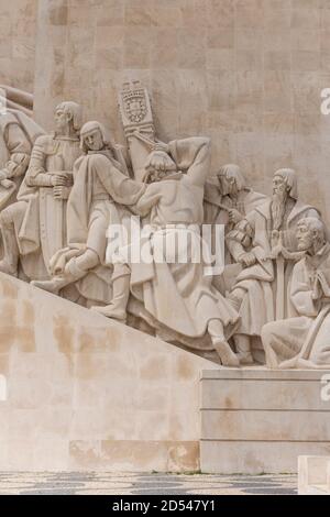 Belle vue sur le monument historique des découvertes dans le quartier de Belem, Lisbonne, Portugal Banque D'Images