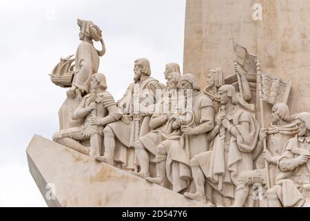 Belle vue sur le monument historique des découvertes dans le quartier de Belem, Lisbonne, Portugal Banque D'Images