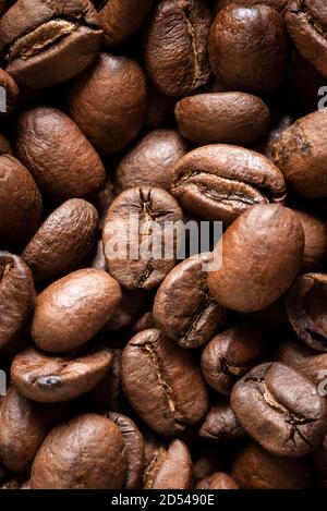 Photo de haut en bas de grains de café brésiliens torréfiés Depuis Minas Gerais Banque D'Images