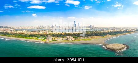 Vue aérienne panoramique du port de la ville de kaohsiung et de la plage de cijin . Taïwan. Banque D'Images