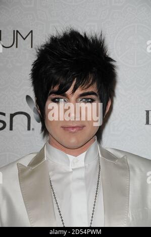 Adam Lambert au 3e Gala annuel de la Charité Art of Elysium 'Heaven' à Beverly Hills, Los Angeles, Californie, États-Unis, 01/16 / 2010 Banque D'Images