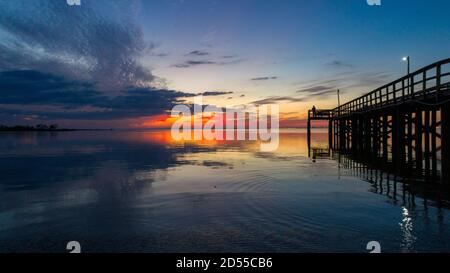 Coucher de soleil d'octobre sur Mobile Bay, Alabama Banque D'Images