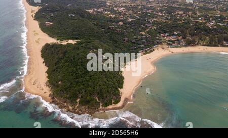 (201013) -- BEIJING, 13 octobre 2020 (Xinhua) -- photo prise le 26 novembre 2019 montre la plage de la Corne d'Or au Mozambique. (Xinhua/Zhang Yu) Banque D'Images