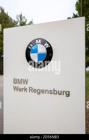 Ratisbonne, Allemagne. 11 octobre 2020. BMW (Bayerische Motoren Werke) en tant que marque principale du groupe BMW est un constructeur automobile allemand dont le siège social est à Munich. (Image de symbole, image de thème) Ratisbonne, 11.10.2020 | usage dans le monde crédit: dpa/Alay Live News Banque D'Images