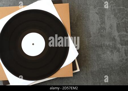 Le vinyle blanc enregistre l'arrière-plan de la musique avec l'espace de copie. Banque D'Images