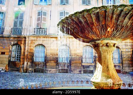 Fontaine d'eau, Arles, Bouches-du-Rhône, Provence-Alpes-Côte d'Azur, France Banque D'Images