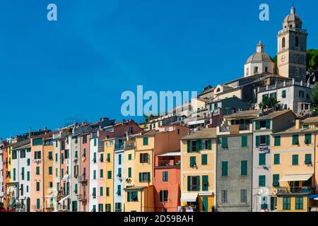 Façades sur le bord de mer de Porto Venere Banque D'Images