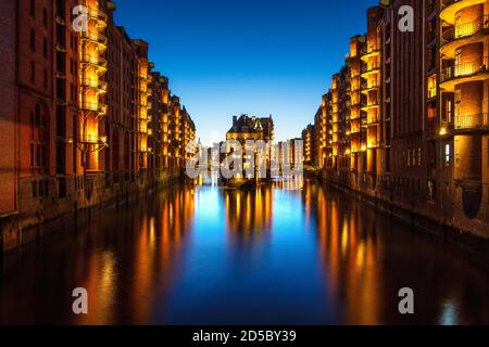 Deutschland, Hansestadt Hamburg, Speicherstadt am Hamburger Hafen, historische Speicher am Fleet. Banque D'Images