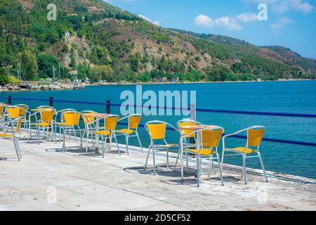 Rues du célèbre village pittoresque de Limni Evias sur l'île d'Euboea, Grèce. Banque D'Images