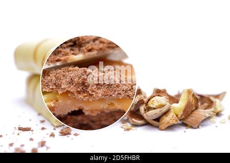 Barre de chocolat avec garniture. Ajout d'un effet de loupe à faible degré de liberté Banque D'Images