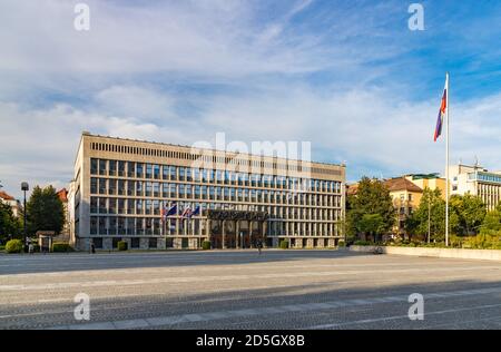 Une photo du bâtiment de l'Assemblée nationale de Slovénie. Banque D'Images