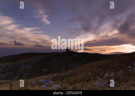 Coucher de soleil sur le Mont Pizzoc en Italie Banque D'Images