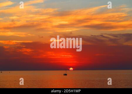 Belle photo du paysage de la mer au coucher du soleil Banque D'Images