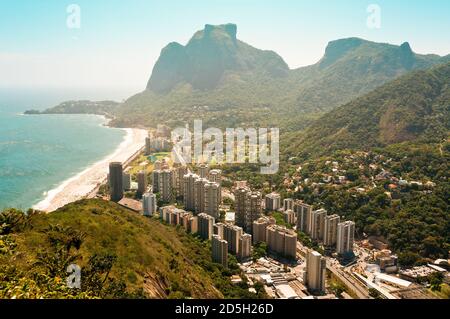 Sao Conrado avec Pedra da Gavea Hill, Rio de Janeiro, Brésil Banque D'Images