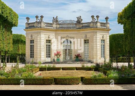 Le pavillon français et le jardin français du petit Trianon À Versailles Banque D'Images