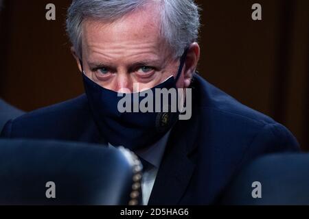 Washington, DC, États-Unis. 13 octobre 2020. ÉTATS-UNIS - 13 OCTOBRE : Mark Meadows, chef de cabinet de la Maison-Blanche, assiste à la deuxième journée de l'audience de confirmation de la Commission judiciaire du Sénat pour la candidate à la Cour suprême Amy Coney Barrett dans l'édifice Hart du Bureau du Sénat le mardi 13 octobre 2020. (Photo de Tom Williams/Pool/Sipa USA) crédit: SIPA USA/Alay Live News Banque D'Images