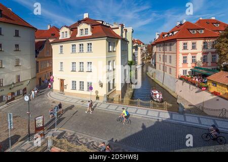 Praha: Certovka (canal du diable), bateau à Mala Strana, petite ville, Praha, Prag, Prague, Tchèque Banque D'Images