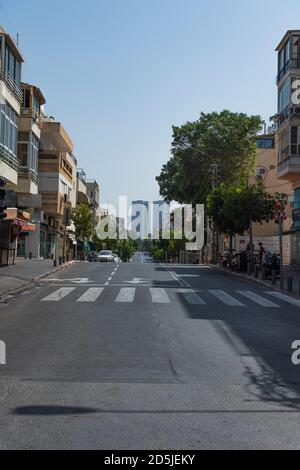 ISRAËL, tel Aviv - 28 septembre 2020 : rues vides pendant la quarantaine du coronavirus. Des rues vides pendant la pandémie Covid 19. Personne. Pas d'entreprise, pas de marché. Blocage de crise du coronavirus. Yom Kippour Banque D'Images