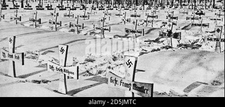 Cimetière militaire allemand dans la ville soviétique Shchigriy libéré des envahisseurs nazis. Les 4 et 5 février 1943, la ville est libérée de la Wehrmach Banque D'Images
