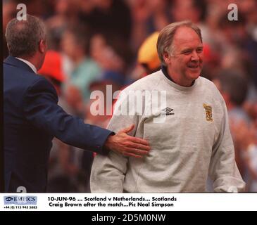 10-JUIN-96 ... Ecosse contre pays-Bas. Scotlands Craig Brown après le match Banque D'Images