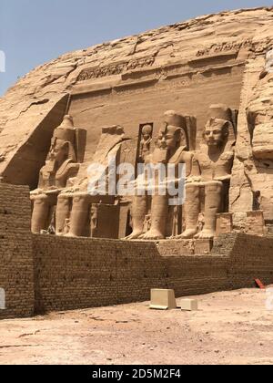 Ancien temple d'Abou Simbel en Égypte Banque D'Images