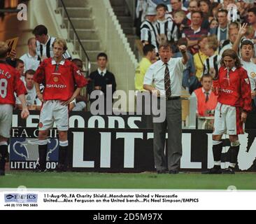 11 août 96. FA Charity Shield. Manchester United contre Newcastle United. Alex Ferguson sur le banc Uni Banque D'Images