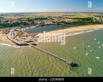 La tranche-sur-Mer (centre-ouest de la France) : la jetée Banque D'Images