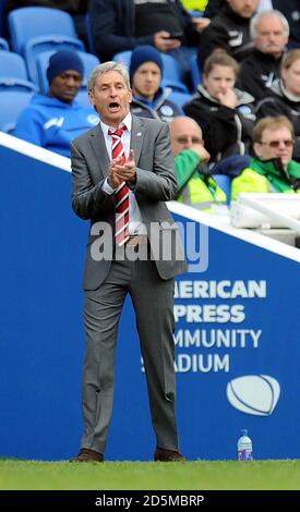 Charlton Athletic Manager Jose Riga lors du match de championnat de la Sky Bet League au stade AMEX de Brighton. Banque D'Images