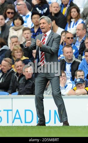 Charlton Athletic Manager Jose Riga lors du match de championnat de la Sky Bet League au stade AMEX de Brighton. Banque D'Images