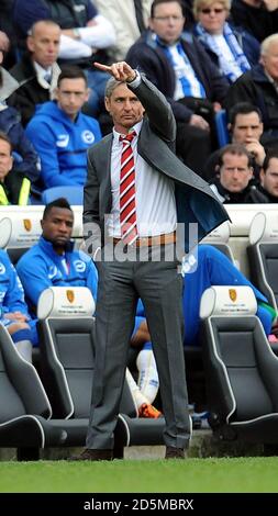 Charlton Athletic Manager Jose Riga lors du match de championnat de la Sky Bet League au stade AMEX de Brighton. Banque D'Images