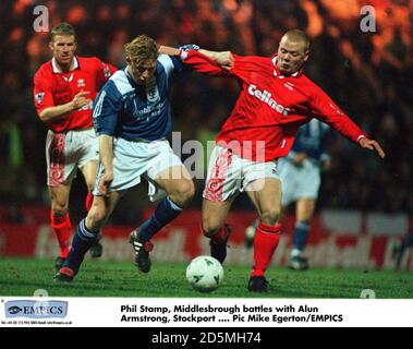 Phil Stamp, Middlesbrough combat avec Alun Armstrong, Stockport Banque D'Images