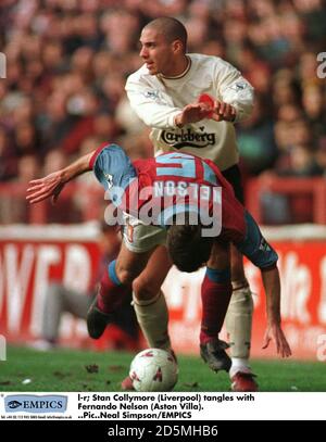 Stan Collymore (Liverpool) mêle Fernando Nelson (Aston Villa) Banque D'Images