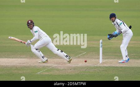 Ben Foakes, de Surrey, dans une action de battage contre Middlesex. Banque D'Images