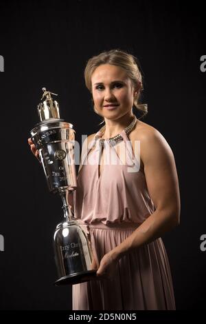 Izzy Christiansen de Manchester City après avoir remporté le prix PFA féminin de l'année lors des PFA Awards 2016 au Grosvenor House Hotel, Londres. Banque D'Images