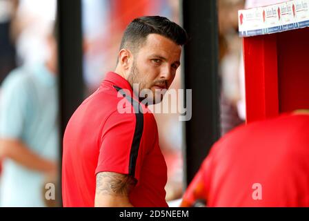 Stephen Henderson, gardien de but athlétique de Charlton avant le match. Banque D'Images