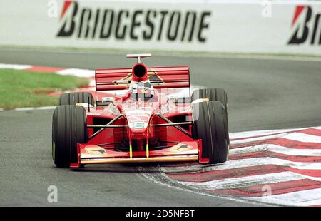 Heinz Harald Frentzen sur son chemin à la 8e plus rapide temps pendant la qualification Banque D'Images