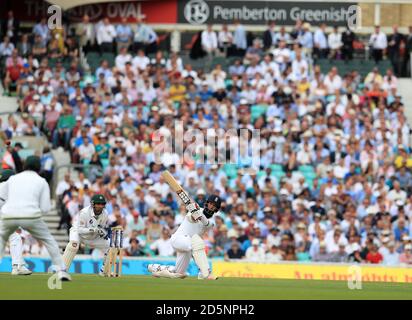 Le Moeen Ali d'Angleterre frappe un six pendant ses gains Banque D'Images