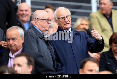 Bruce Buck, président de Chelsea, dans les tribunes avant le match. Banque D'Images