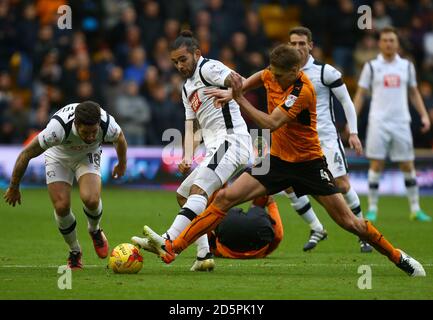 David Edwards de Wolverhampton Wanderers et Bradley Johnson du comté de Derby Banque D'Images