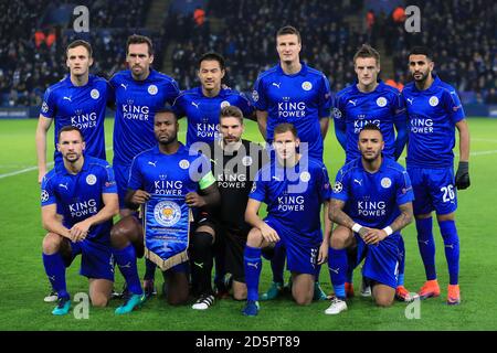 Groupe d'équipe de Riyester City : rangée supérieure, (de gauche à droite) - Andy King, Christian Fuchs, Shinji Okazaki, Robert Huth, Jamie Vardy et Leidad Mahrez. Rangée du bas, (de gauche à droite) - Danny Drinkwater, Wes Morgan, Ron-Robert Zieler, Marc Albrighton et Danny Simpson Banque D'Images