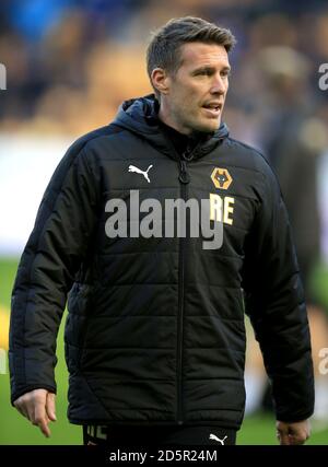 L'entraîneur de la première équipe de Wolverhampton Wanderers Rob Edwards pendant la chaleur haut Banque D'Images