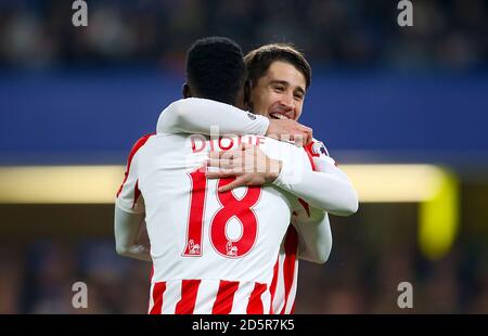 Bojan Krkic de la ville de Stoke et Mame Biram Diouf de la ville de Stoke Fêtez Peter Crouch de Stoke City (non illustré) marquer leurs côtés deuxième objectif du match Banque D'Images