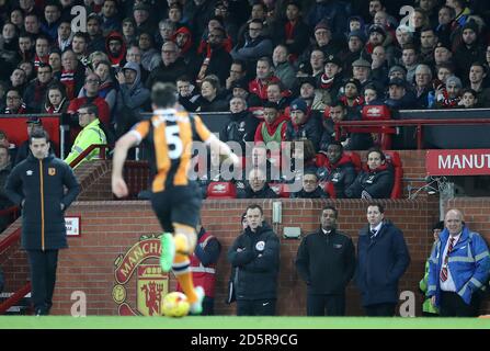 Wayne Rooney (au centre) de Manchester United sur le banc Banque D'Images