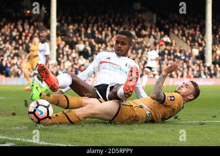 Ryan Sessegnon (à gauche) de Fulham est défié par Kieran de Tottenham Hotspur Trippier Banque D'Images