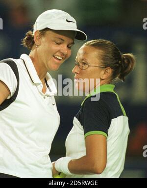 Lindsay Davenport des États-Unis et Natasha Zvereva du Bélarus battues par Anna Kournikova de Russie et Martina Hingis de Suisse 5-7, 3-6. Banque D'Images