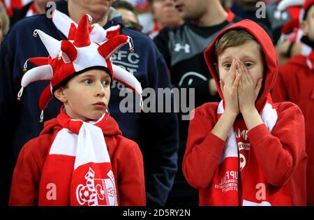 Les partisans de Southampton dans les tribunes réagissent Banque D'Images