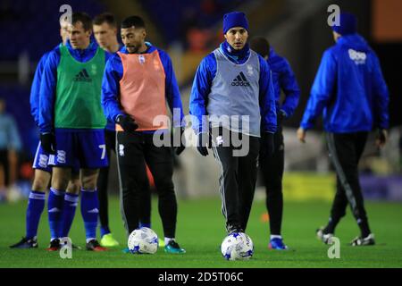 Les joueurs de Birmingham City se réchauffent avant de démarrer Banque D'Images