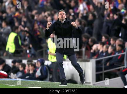 Le Manager de Barcelone Luis Enrique célèbre après Layvin Kurzawa de Paris Saint-Germain Marque un but personnel pour la deuxième partie du match de Barcelone Banque D'Images