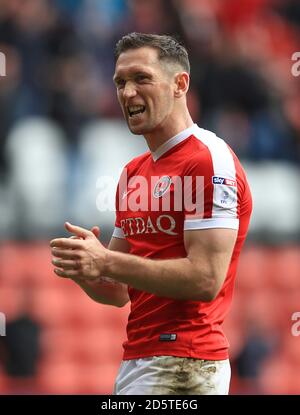 Andrew Crofts de Charlton Athletic célèbre après le match Banque D'Images